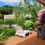 Marine: Seaside Retreat With Shared Pool In Sainte-Maxime