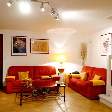Marine: Seaside Retreat With Shared Pool In Holiday home *