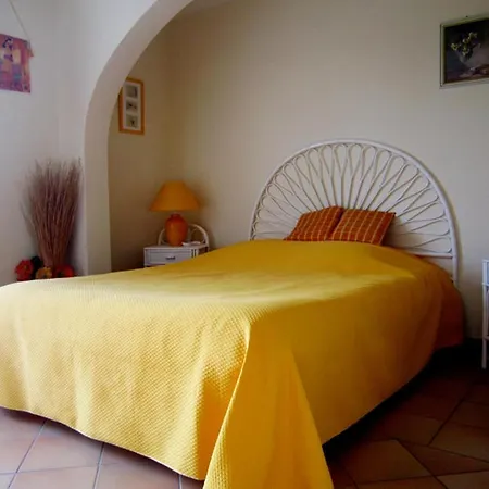Marine: Seaside Retreat With Shared Pool In * Sainte-Maxime